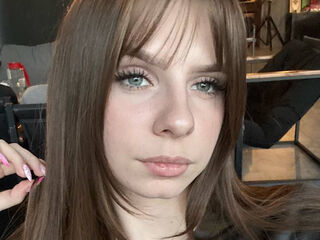 camgirl fingering pussy LoiseHarington