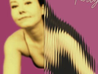 sexy cam girl LucyLevatto