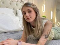 camwhore masturbating LunaMiln