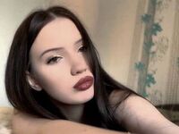 beautiful camgirl MadelineMendes