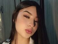 camgirl fingering pussy MadelynFiore