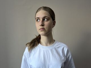 chatroom webcam photo MaganPedaci