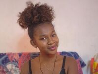 camgirl masturbating with dildo MarieSaynah