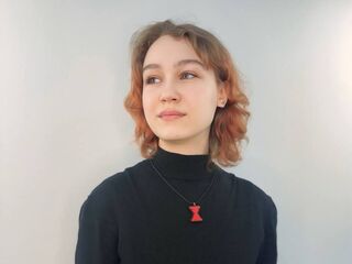 topless webcamgirl MeghanInclan