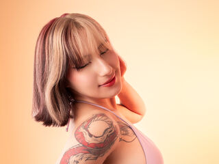 camslut showing pussy MelodyVox