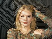 camgirl live sex MiaLloydy