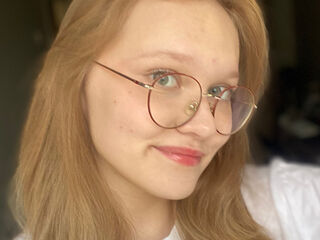 chat room live show MicahCussins