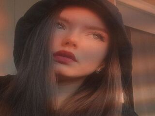 naughty cam girl fingering pussy MilaLyra