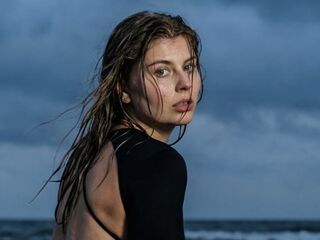 closeup cam MilaOlivers