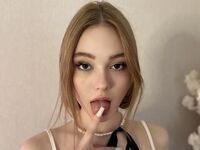 topless webcamgirl MyaFields