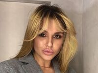 topless cam girl NayaMorel