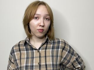 nude webcamgirl NidaSimerly