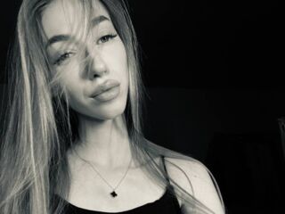free live webcam chat NikkiTenerovich