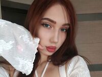 cam girl masturbating with vibrator OdelinaClutter