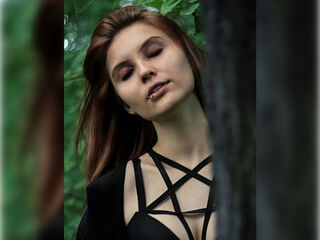 girl topless TaylorObskura