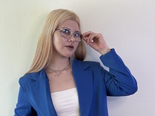 topless webcam girl TommieMalkani