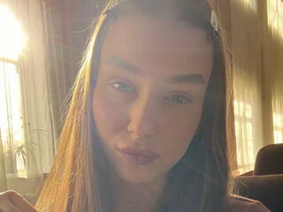 cam strip tease TristaCarmody