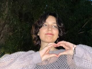 cam girl playing with vibrator TulaStaines